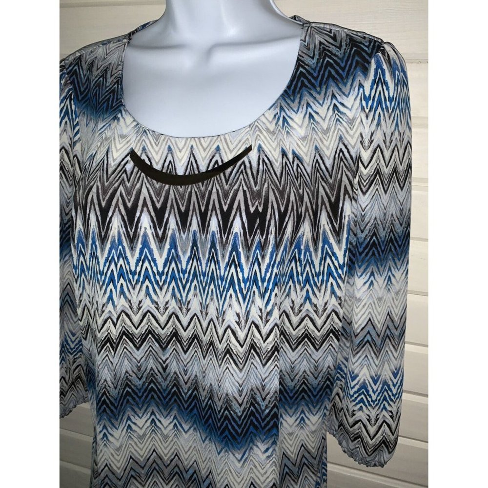 New Directions Sz SMALL Abstract Zigzag Chevron Tunic Top Blue Gray EUC